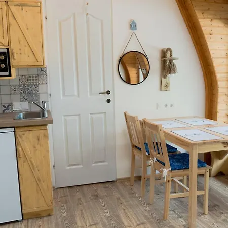 Matroz - Koezvetlenuel A Stranddal Szemben 아파트 *