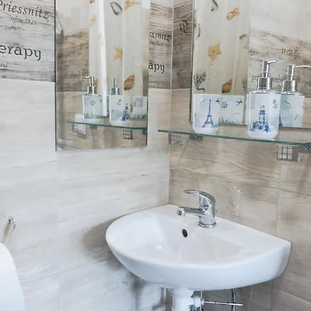 Matroz - Koezvetlenuel A Stranddal Szemben 아파트 발라톤알마디